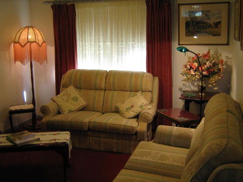 Cuddledoon Cottages Rutherglen - Hervey Bay Accommodation 1