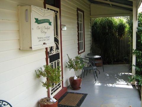 Cuddledoon Cottages Rutherglen - Hervey Bay Accommodation 6