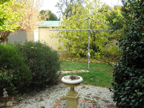 Cuddledoon Cottages Rutherglen - Hervey Bay Accommodation 3