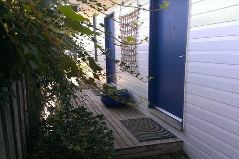 Springtide Studio Apartments - Hervey Bay Accommodation 1