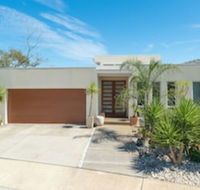 Currawong Close - Rejuvenate Stays - Hervey Bay Accommodation