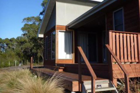 Yakkalla Holiday Cottage - Hervey Bay Accommodation 0