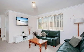 Bombora At Fingal Bay - Tourism Hervey Bay 5