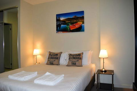 Melbourne SkyHigh Apartments - Hervey Bay Accommodation 4