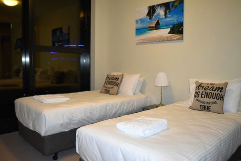 Melbourne SkyHigh Apartments - Hervey Bay Accommodation 3