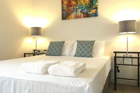 Melbourne SkyHigh Apartments - Hervey Bay Accommodation 7