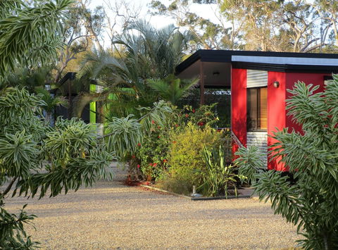 The Lovely Cottages Country Retreat - Tourism Hervey Bay 0