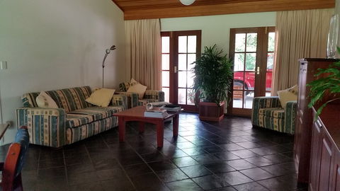 Mescal's At Pampoolah B&B - Hervey Bay Accommodation 0