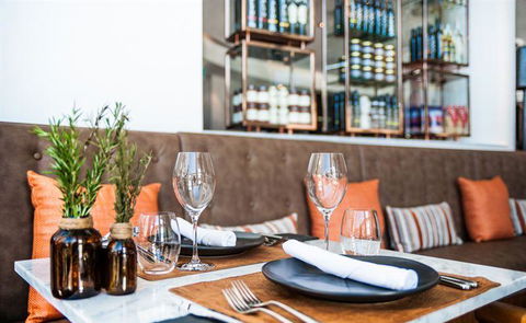 Q Dining - Hervey Bay Accommodation 6