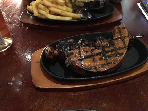 Squires Loft - Hervey Bay Accommodation 0