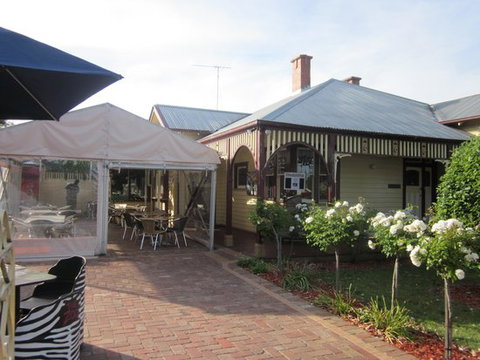 Cafe Zoo - Hervey Bay Accommodation 0