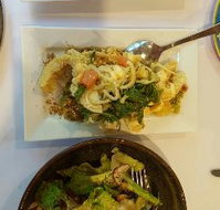 Meze Me Grove - Hervey Bay Accommodation