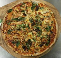 Middle Rock Pizza and Eatery - Tourism Hervey Bay