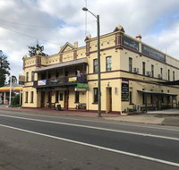 Horse and Jockey Hotel - Hervey Bay Accommodation