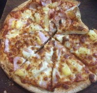 Crust Gourmet Pizza Bar Woolongong - Hervey Bay Accommodation