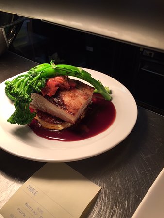 Finley Country Club Hotel Motel - Tourism Hervey Bay 0