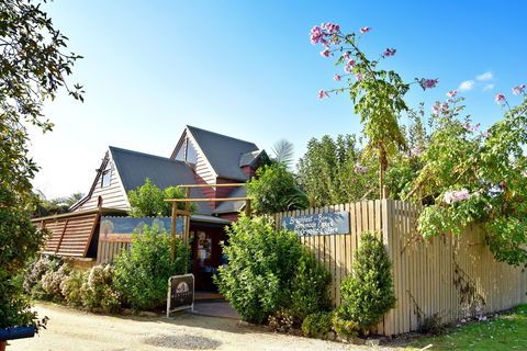 Blue Earth Cafe - Tourism Hervey Bay 2