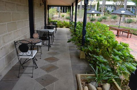 Meze Me Grove - Tourism Hervey Bay 0