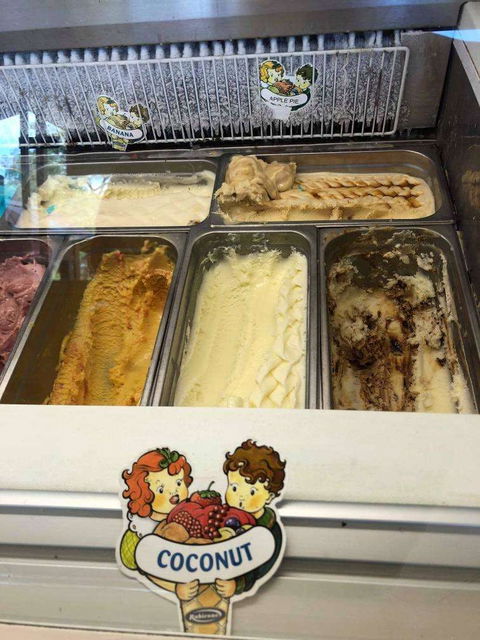 Oggies Ice Cream Cafe - Tourism Hervey Bay 0