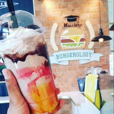 Esplanade Cafe, Bar & Grill - Hervey Bay Accommodation 0