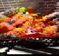 SoCal Chicks - Hervey Bay Accommodation