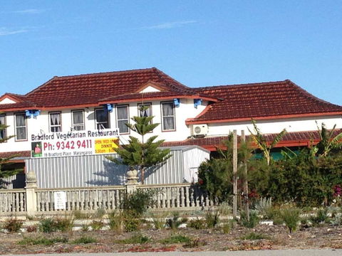 Bradford Vegetarian Restaurant - Hervey Bay Accommodation 0