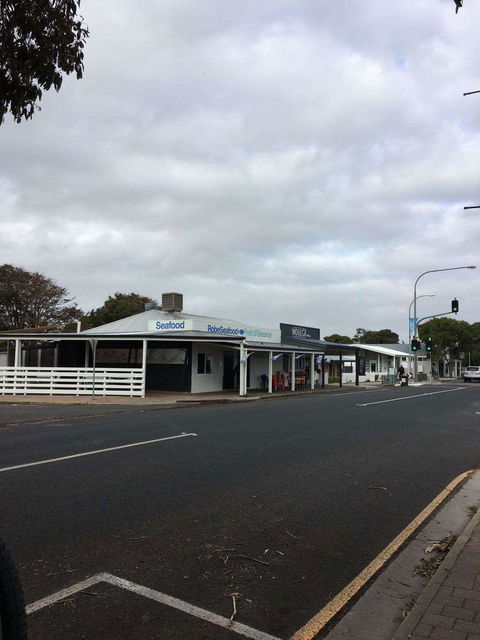 Robe Fresh Seafood & Takeaway - Hervey Bay Accommodation 0