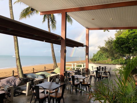 Enzo's On The Beach - Hervey Bay Accommodation 0