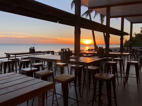 Enzo's On The Beach - Hervey Bay Accommodation 2