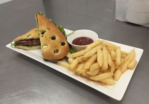 LakeFront Bistro - Tourism Hervey Bay 7