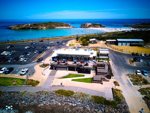 Pavilion Cafe & Bar - Tourism Hervey Bay 1
