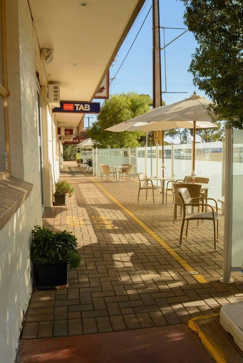 V Hotel - Hervey Bay Accommodation 0