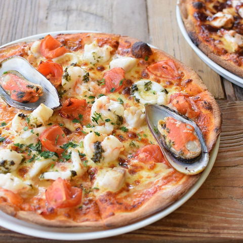 Lucky's & Pep's - Newport - Tourism Hervey Bay 0