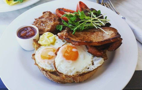 Monty's Place - Tourism Hervey Bay 0