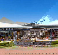 Flinderz Cafe - Hervey Bay Accommodation
