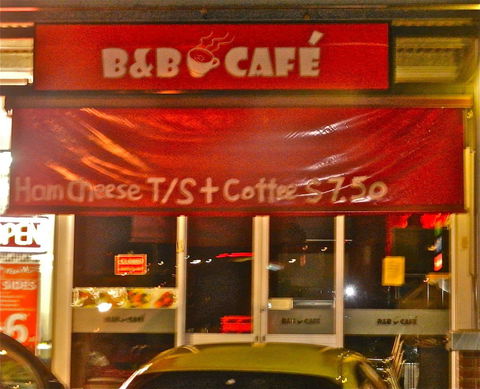 B&B Café - Hervey Bay Accommodation 0