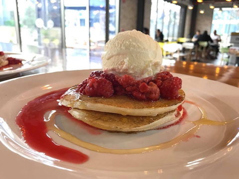 Kitchen Bar - Hervey Bay Accommodation 0