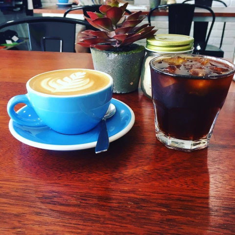 Tommy & E Specialty Coffee - Tourism Hervey Bay 0