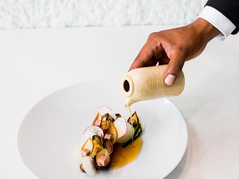 Bommie Restaurant - Hervey Bay Accommodation 2