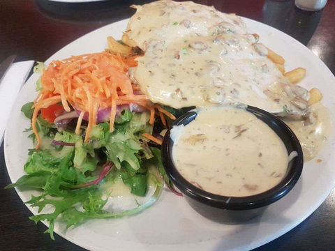 La Famiglia - Hervey Bay Accommodation 0