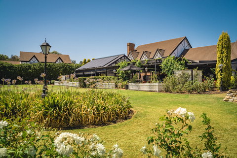 Mick O'Shea's - Hervey Bay Accommodation 2