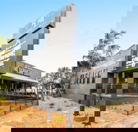 The Daring Squire - Hervey Bay Accommodation