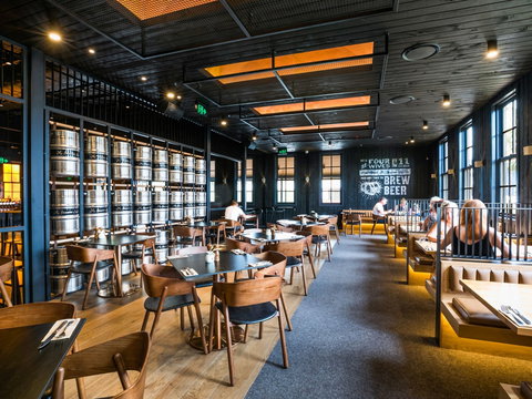 The Daring Squire - Hervey Bay Accommodation 2