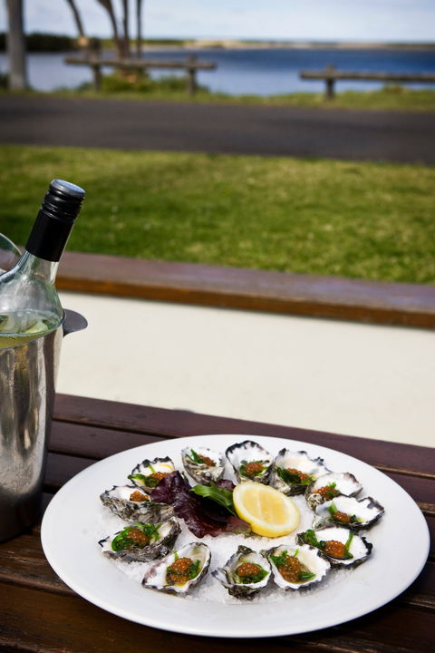 Hedy's Riverside Bistro - Hervey Bay Accommodation 1