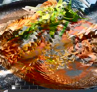 Chow's Table - Hervey Bay Accommodation