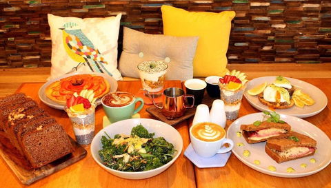 Two Black Birds Cafe - Hervey Bay Accommodation 0