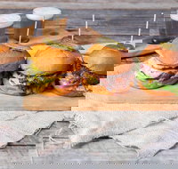 Robin Hood Hotel - Tourism Hervey Bay