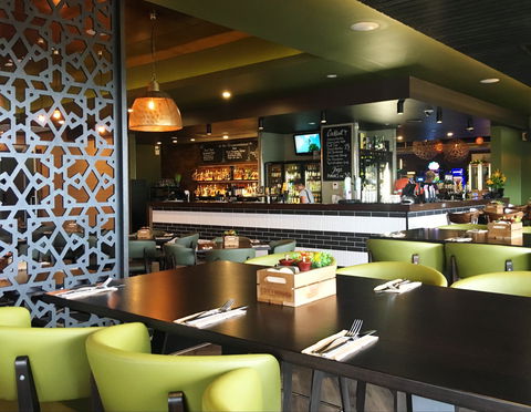The Racehorse Hotel - Hervey Bay Accommodation 1