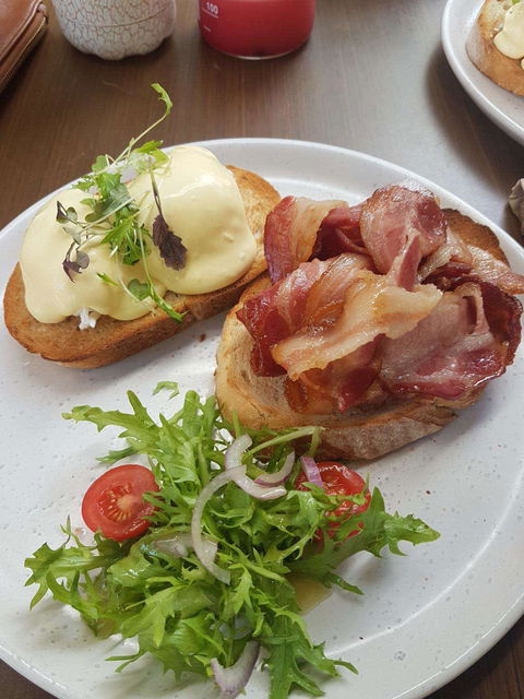 Ground Floor Cafe - Tourism Hervey Bay 0