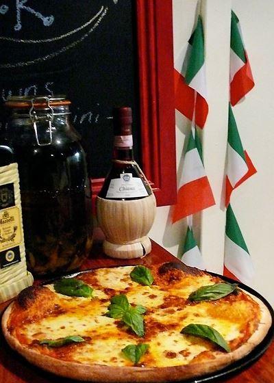 Pizzeria La Luna - Tourism Hervey Bay 2